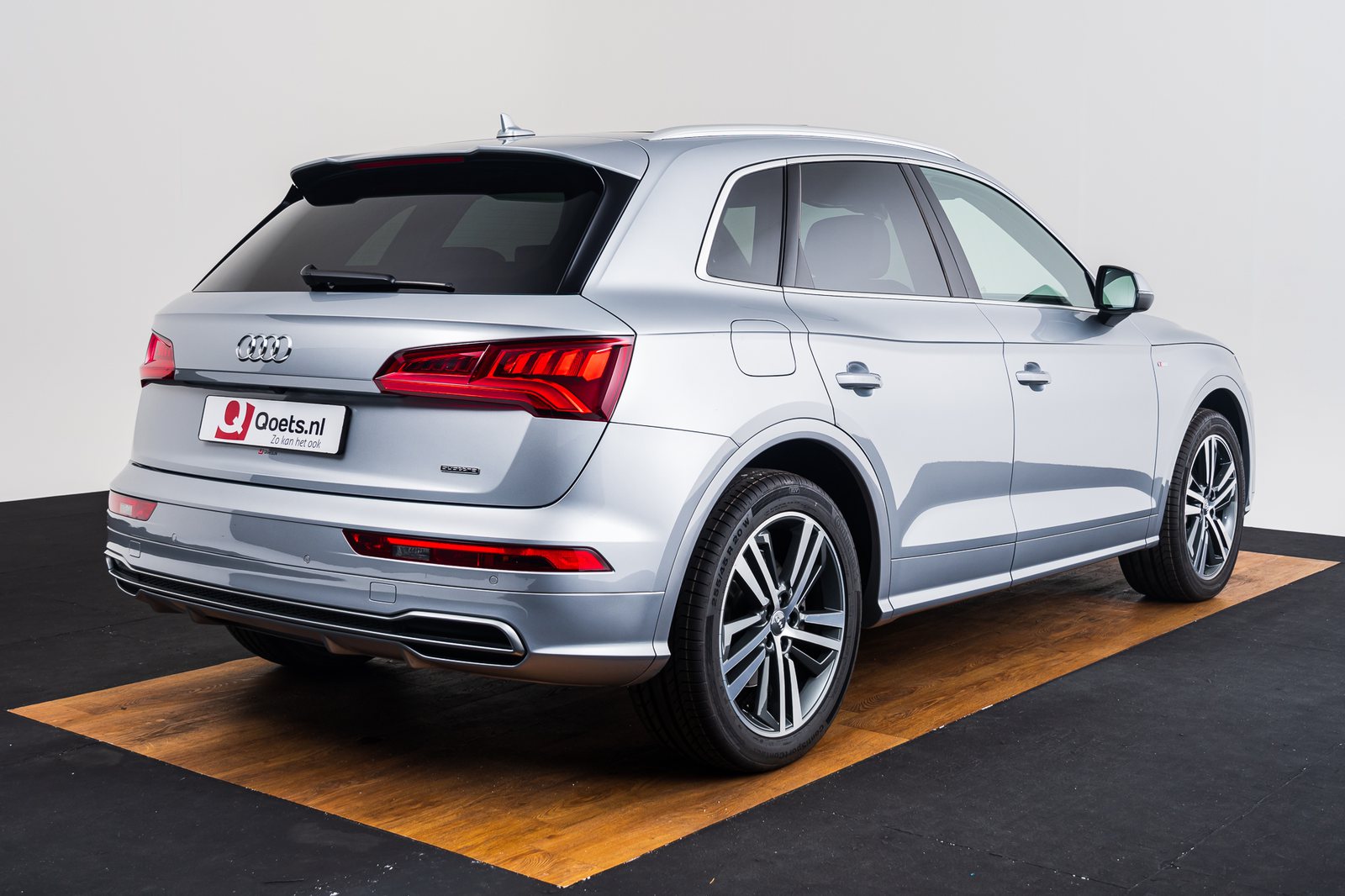 Audi - Q5 2.0 TFSI quattro - 2015720 - Teaser - Exterieur (14).jpg