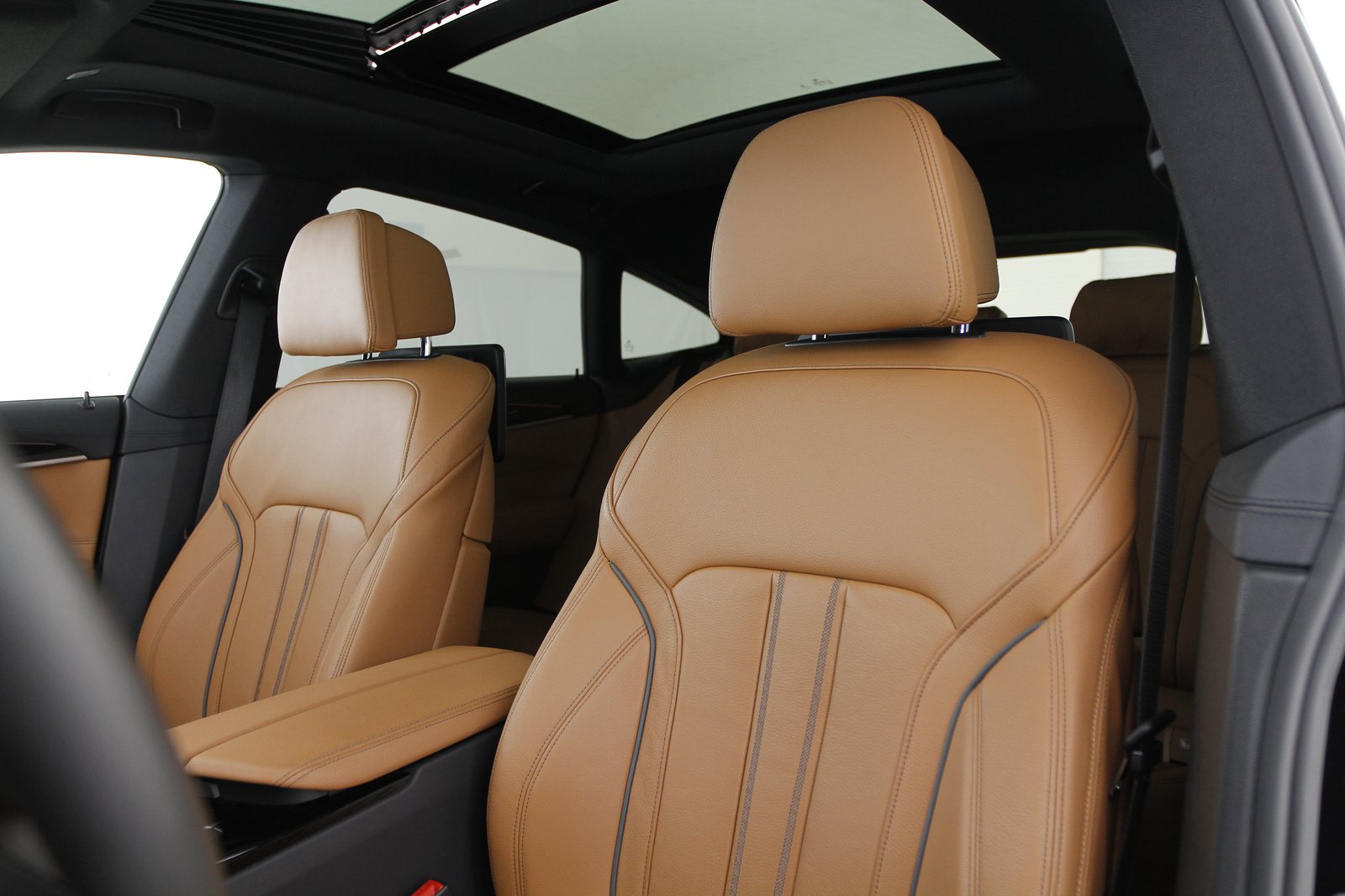 BMW - 640i xDrive Gran Turismo - BC93946 - Interieur - Teaser (3).JPG