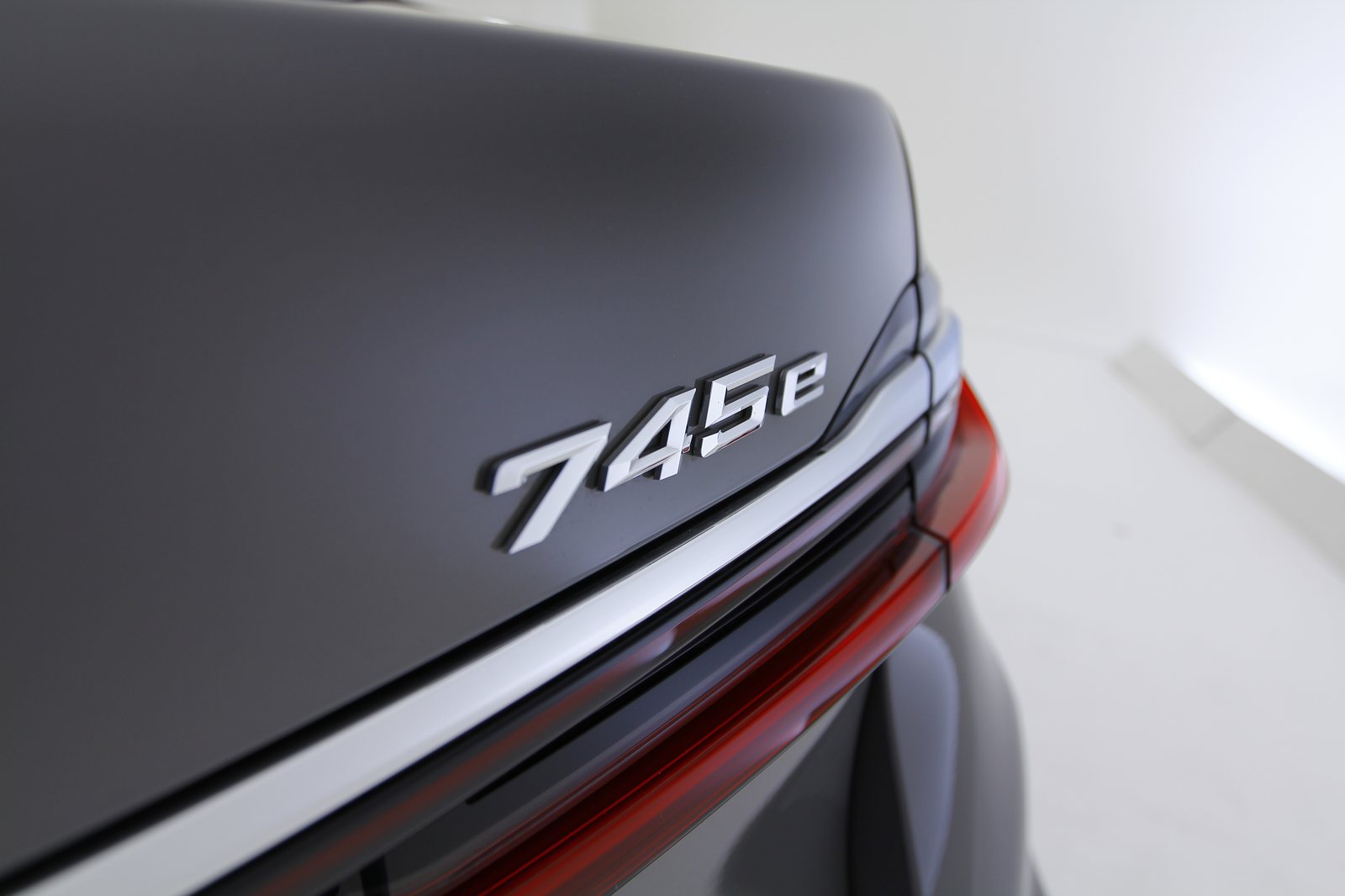 BMW - 745e - BM69196 - Teaser - Exterieur - (11).JPG