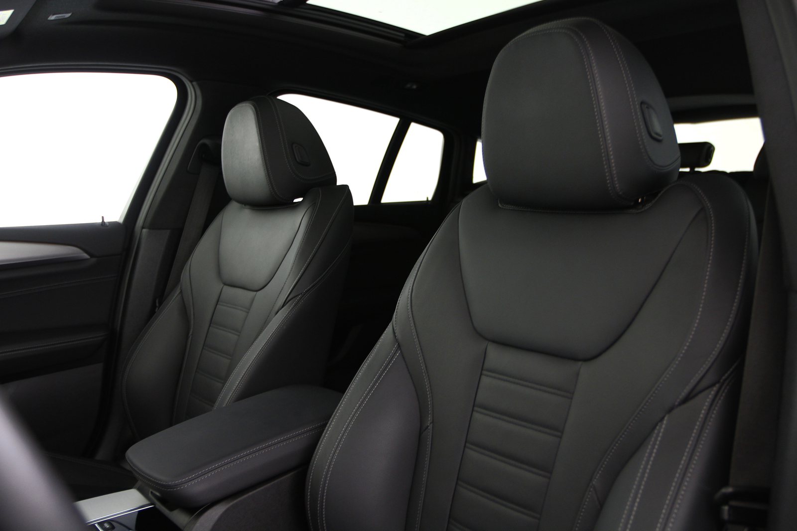 BMW - X4 xDrive20i - LG45860 - Teaser - Interieur (7).JPG