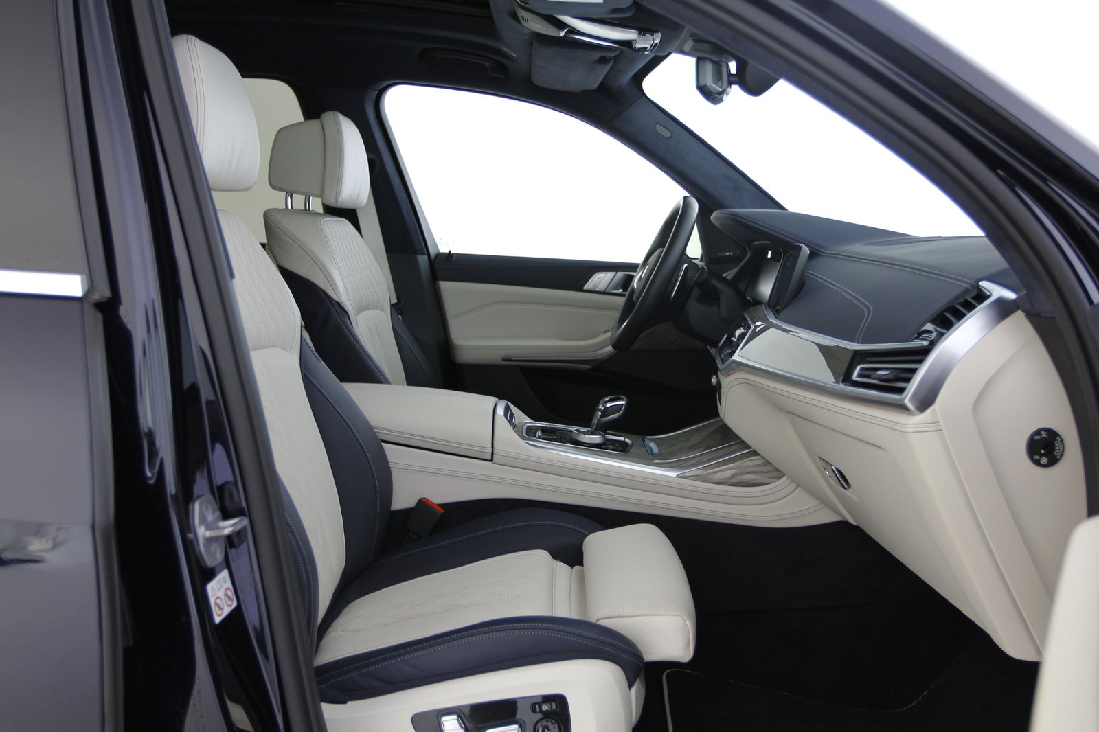 BMW - X7 xDrive40i - LS03997 - Teaser - Interieur (21).JPG