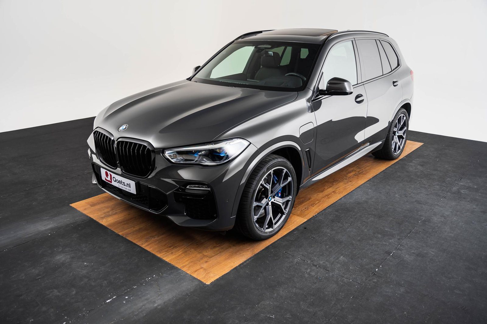 C36 - BMW Individual Dravitgrau.jpg