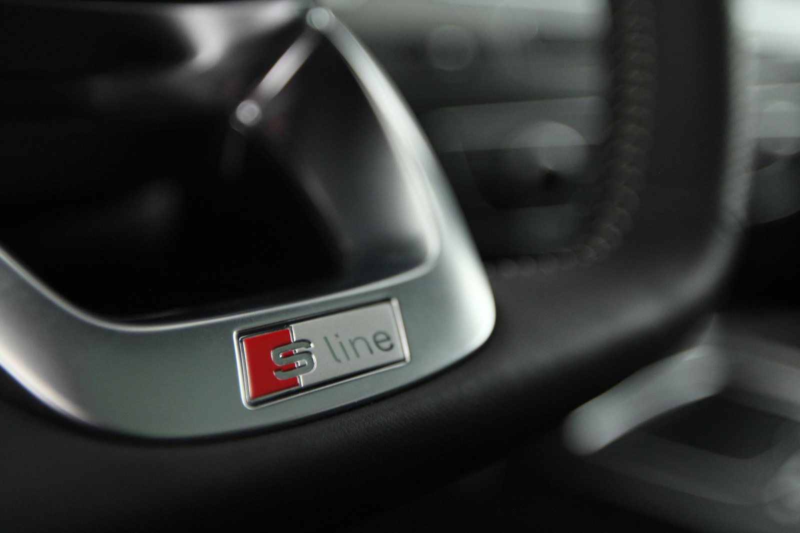 Fraaie-S-line-badge-op-het-stuur_1.jpeg