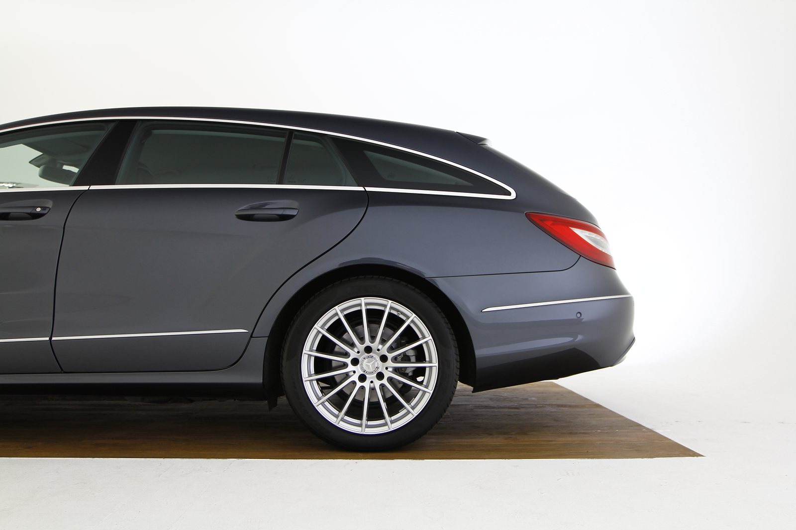 Mercedes - CLS 220d Shooting Break - A175010 - Exterieur - Teaser (14).JPG