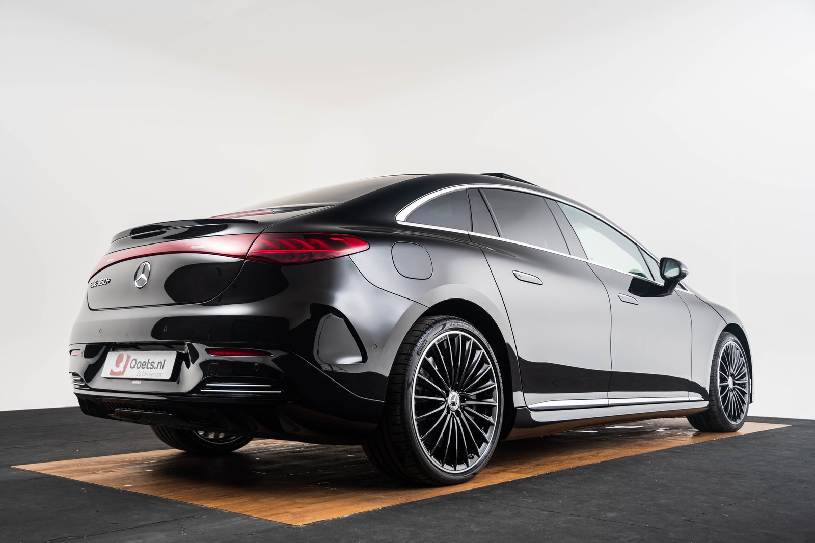 Mercedes EQE (12).jpg