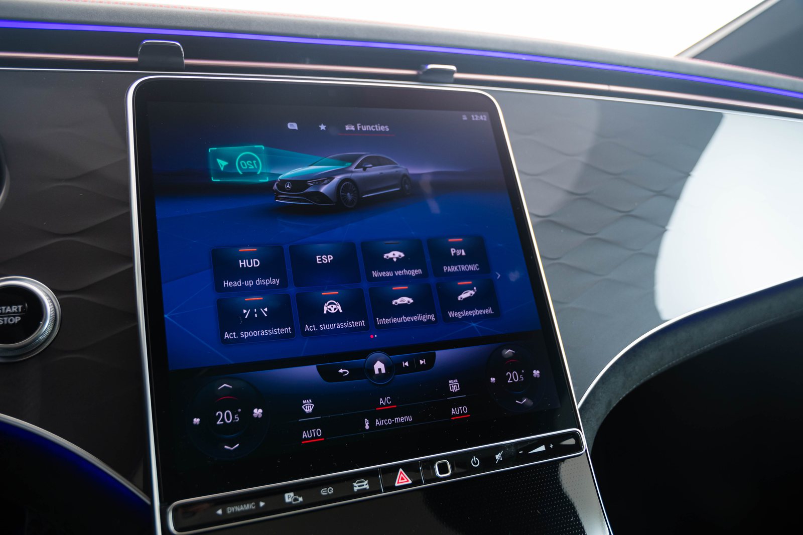 Mercedes EQE (16).jpg