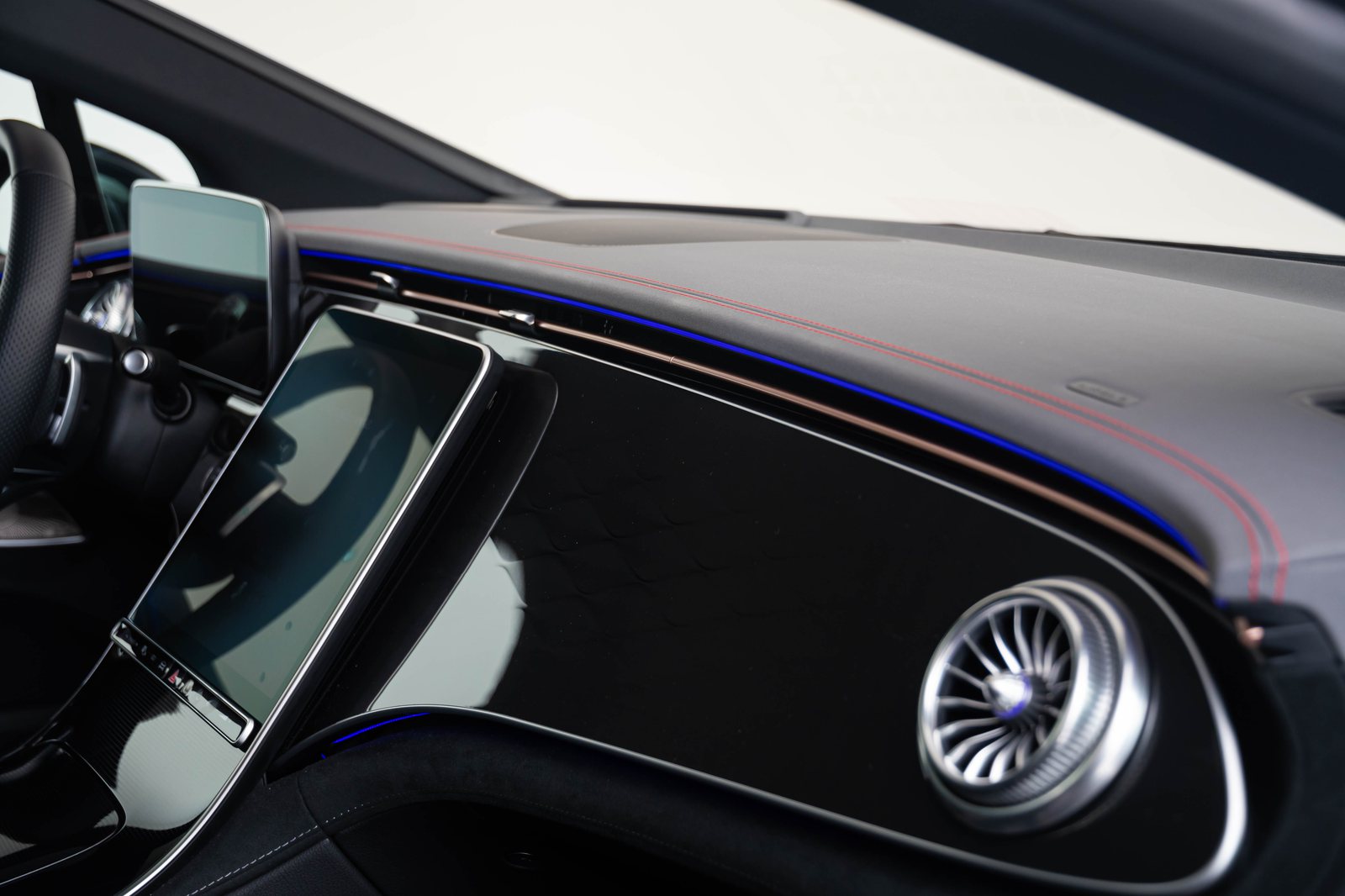 Mercedes EQE (17).jpg