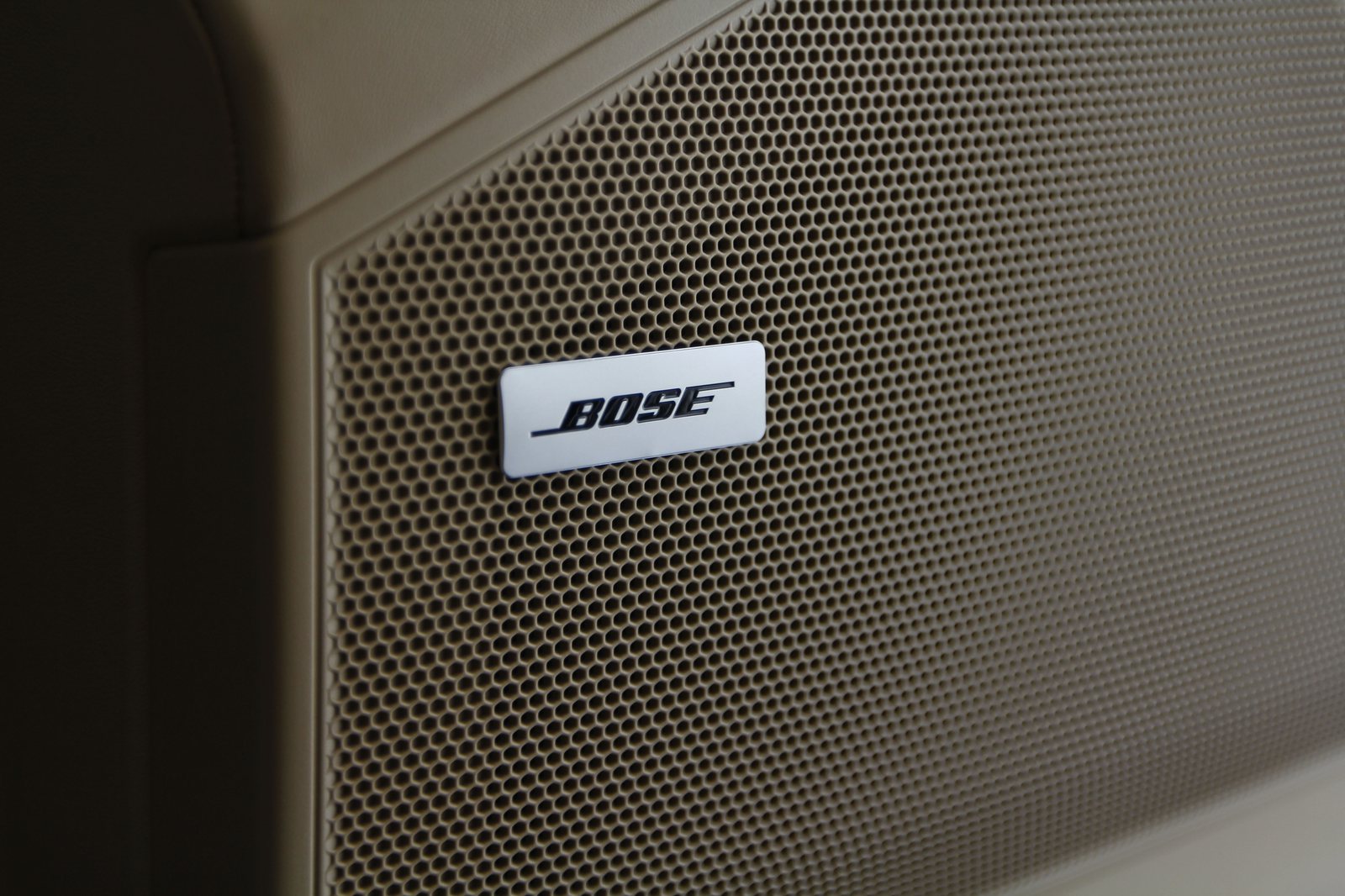 Porsche - Cayenne Hybride - XXXXXXX - Teaser - Interieur (18).JPG