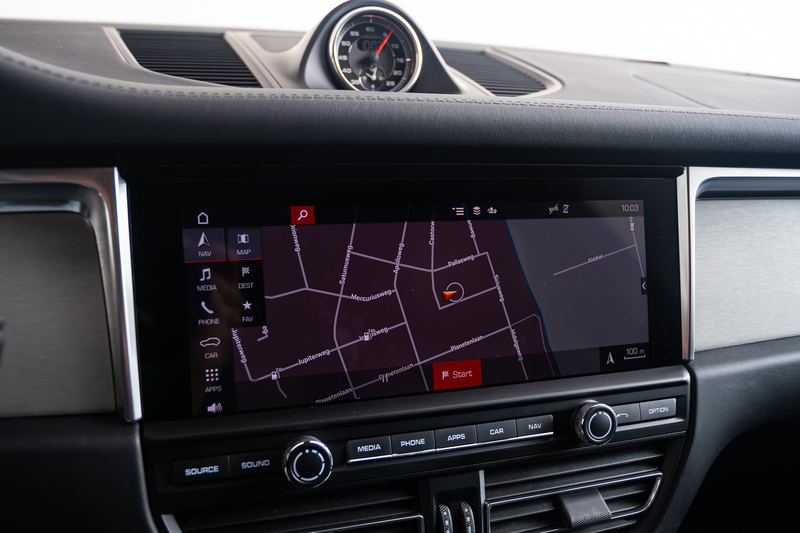 Porsche - Macan Turbo - LB71594 - Teaser - Interieur (21).jpg