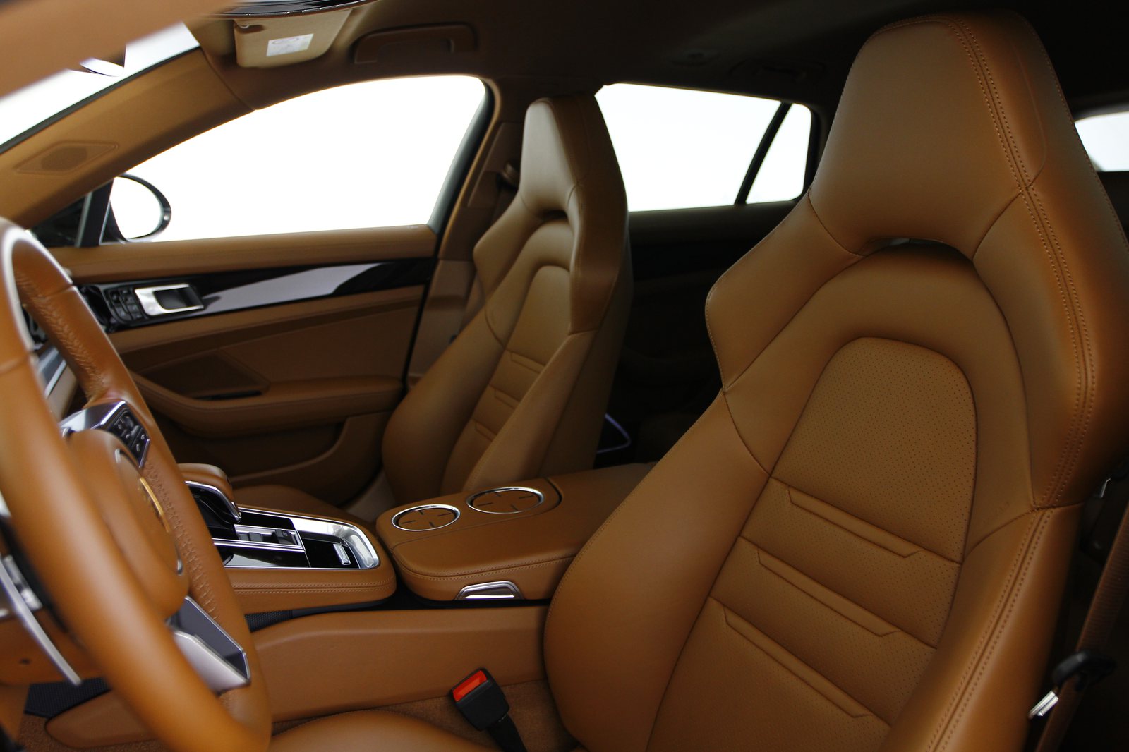 Porsche - Panamera Sport Turismo E-Hybrid - L182502 - Teaser - Interieur - (6).JPG