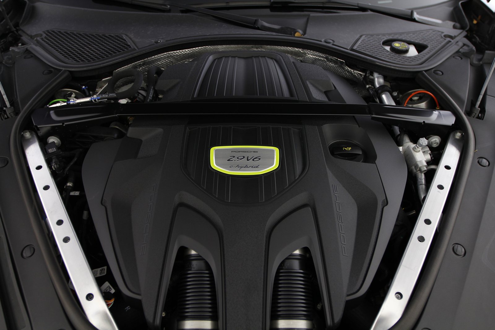 Porsche - Panamera Sport Turismo E-Hybrid - L182650 - Teaser - Exterieur - (16).JPG