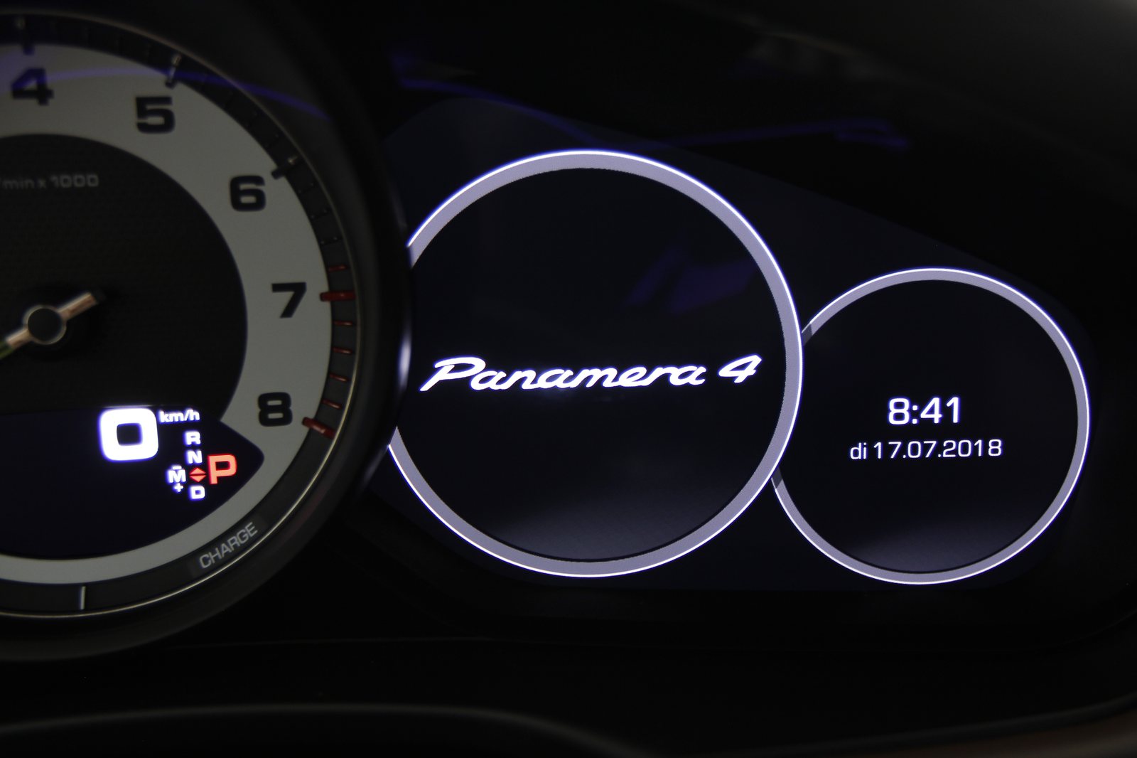 Porsche - Panamera Sport Turismo E-Hybrid - L147710 - Interieur - Teaser (9).JPG